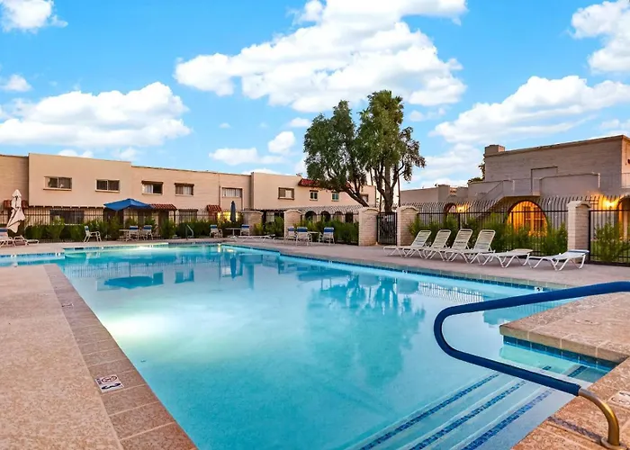 Saguaro Social By Avantstay * Scottsdale